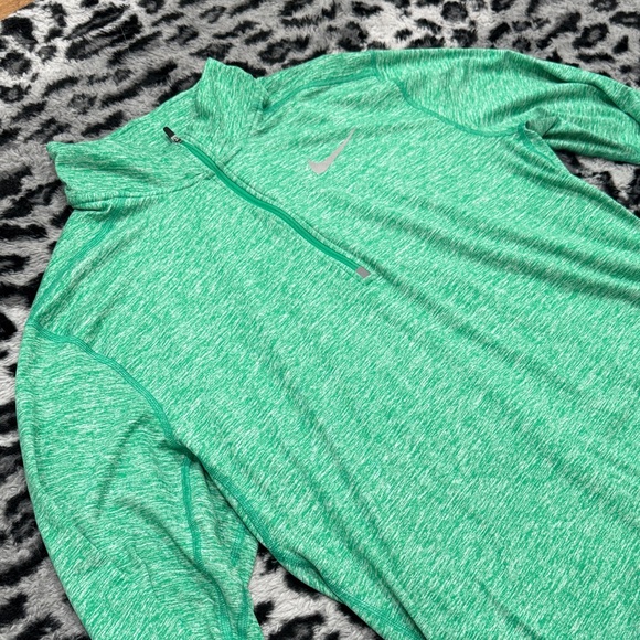 Nike Women's Green Athletic Long Sleeve Top - Picture 3 of 7